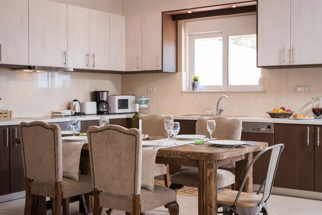 Olive Garden - Private Heated Pool Vacation Home ปลาเตเนียส ภายนอก รูปภาพ
